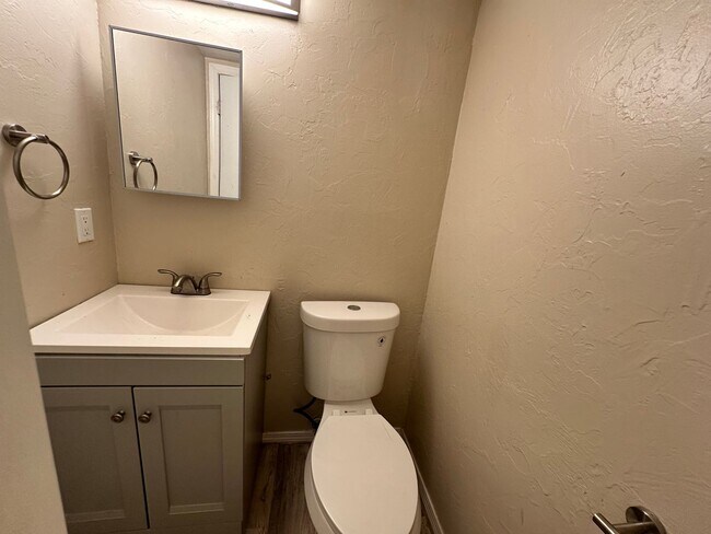 Building Photo - Spacious 3-Bed Home in OKC with Dual Prima...