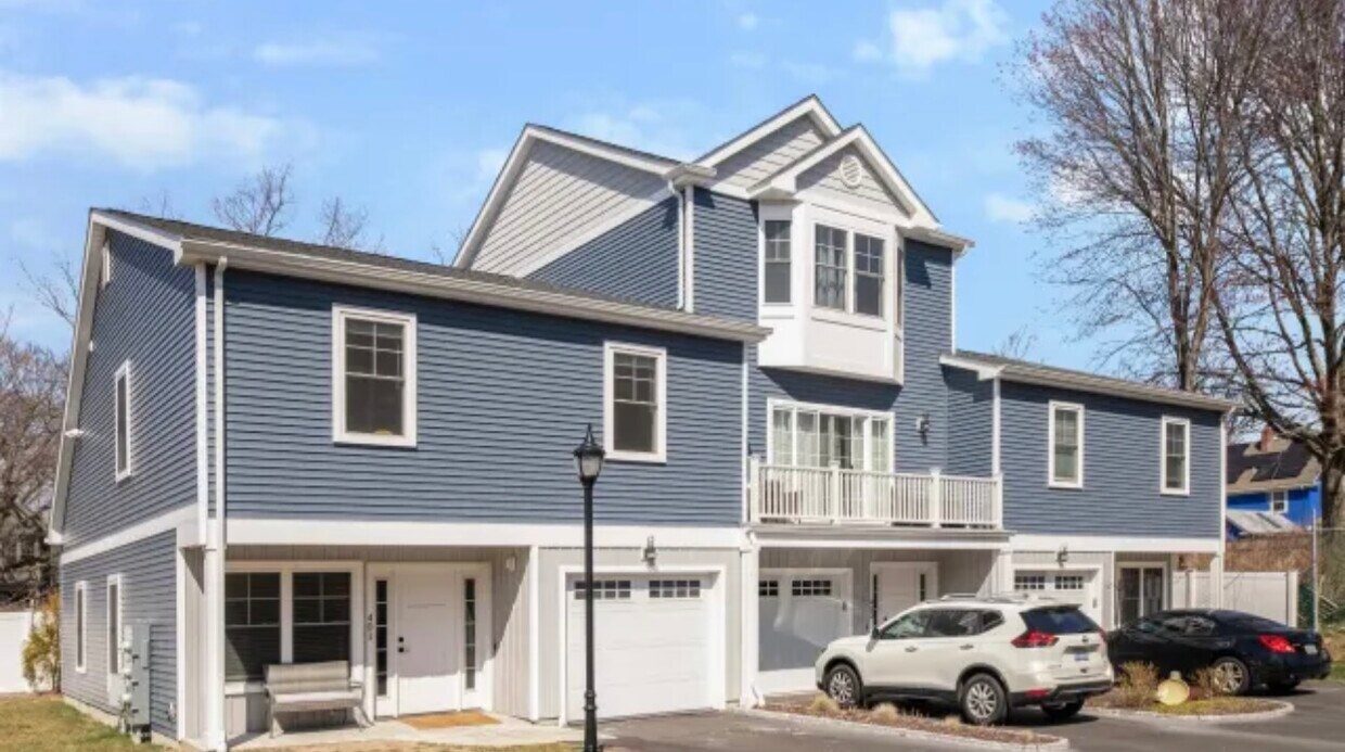 Primary Photo - 301 Harbour Close