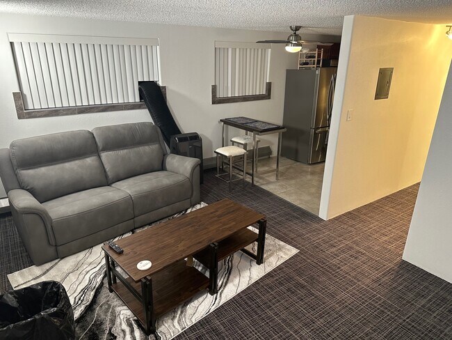 Foto del edificio - 9080 E 16th Ave