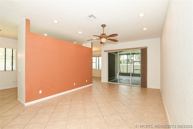 Building Photo - 2206 SW Cape Cod Dr