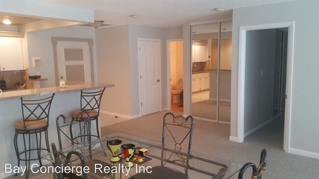 Building Photo - 100 Bluff View Dr