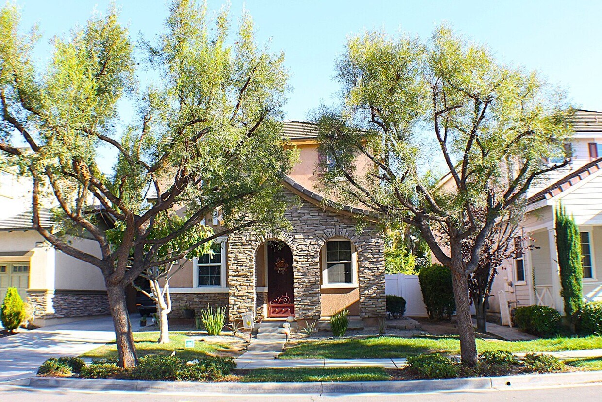 Foto principal - Stunning Temecula Home with Full Solar and...