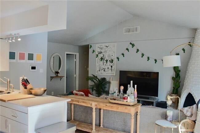 Foto del edificio - 1511 Rutland Dr