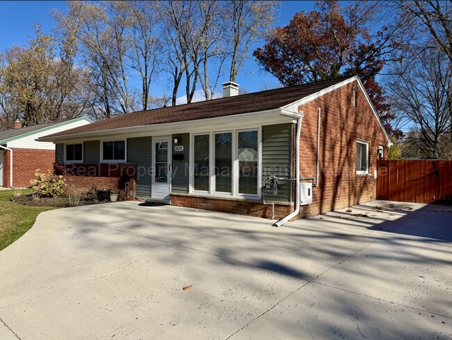 Foto del edificio - Updated and Beautifully Maintained 3-Bedroom Ranch Minutes from Downtown Berkley!