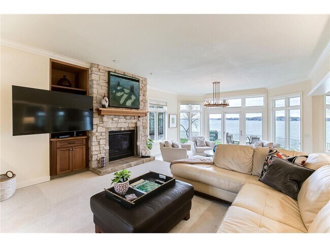 Foto del edificio - 26170 Birch Bluff Rd