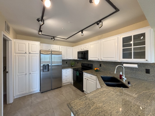 Building Photo - 2812 Camino Capistrano
