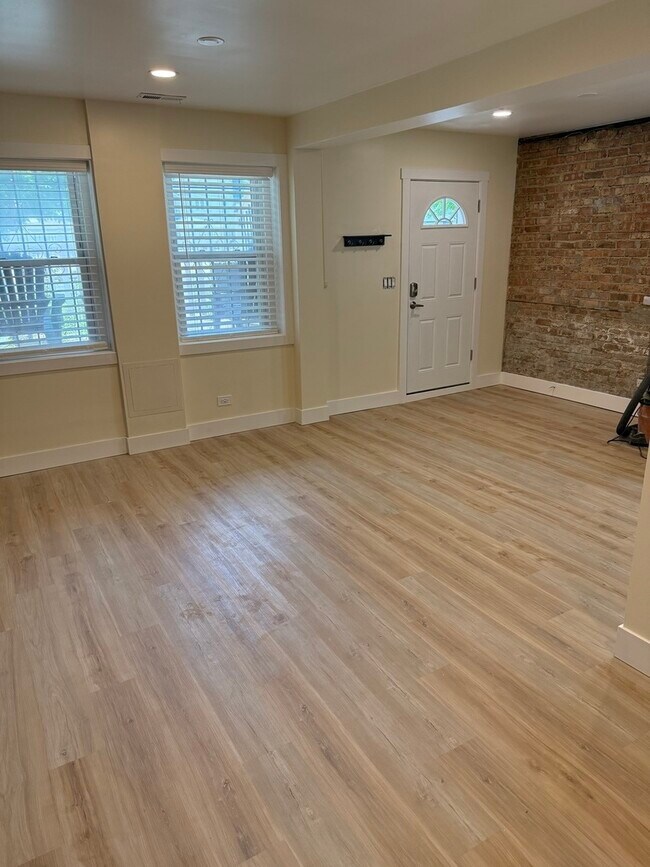 Foto del edificio - 2928 N Hoyne Ave