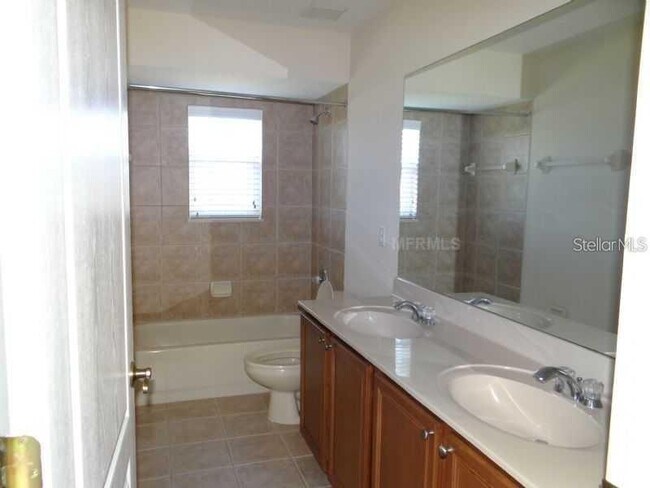 Building Photo - 3176 Farland Dr