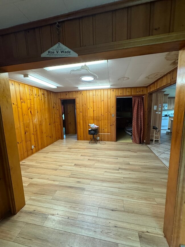 Building Photo - 9809 E Upriver Dr