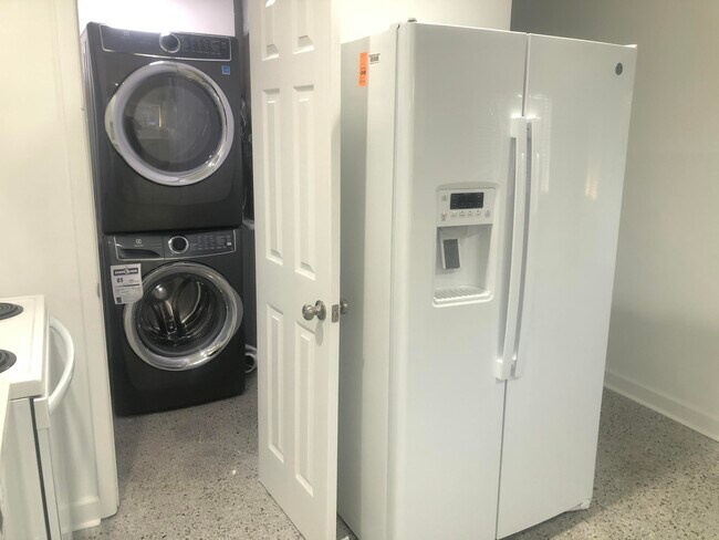 Foto del edificio - 221 SE 2nd Ave