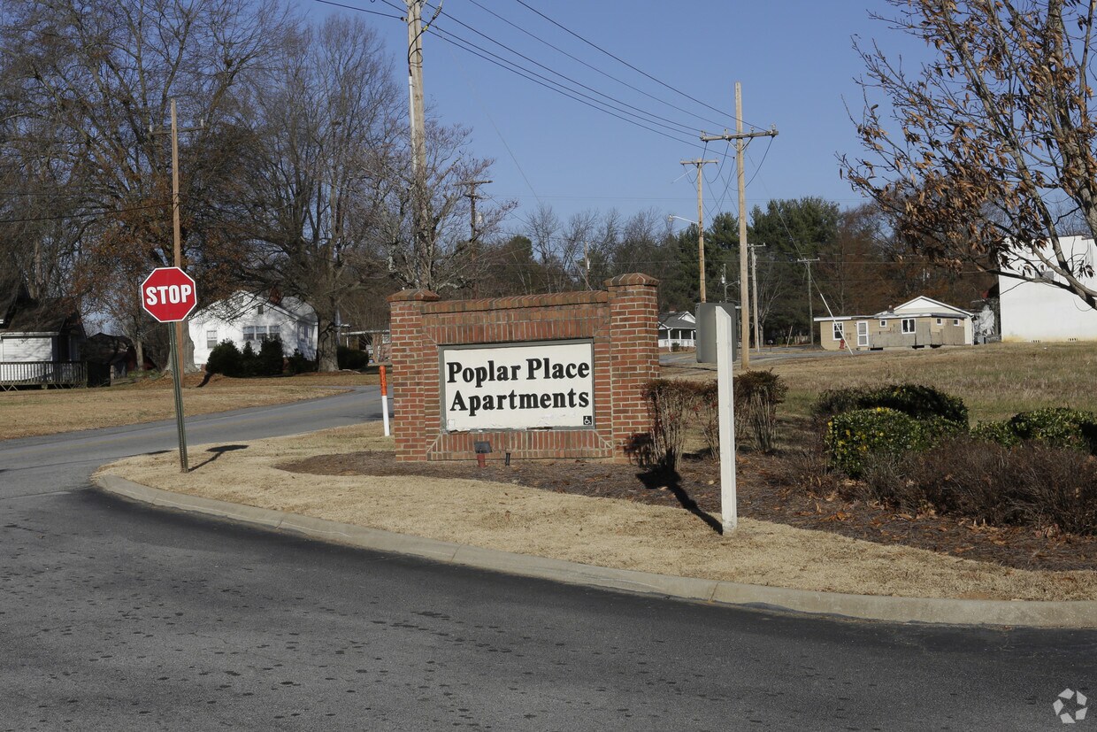 Poplar Place Apartments Greer, SC