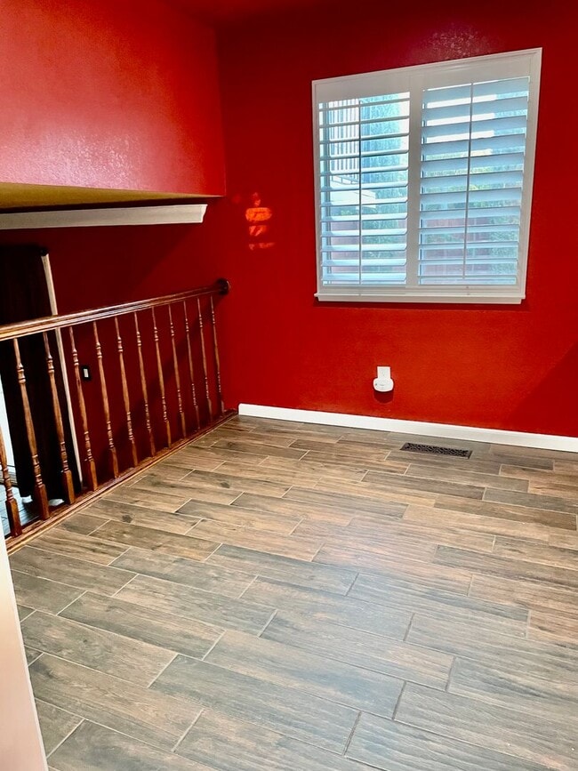 Building Photo - Beautiful home located in Antelope