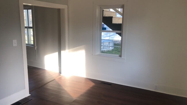 Foto del edificio - 711 Adler Rd