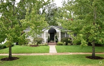 Building Photo - 4253 Roma Blvd