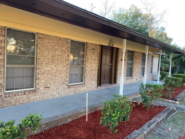 Foto del edificio - Charming 4-bedroom, 2-bath home in Colonial Park