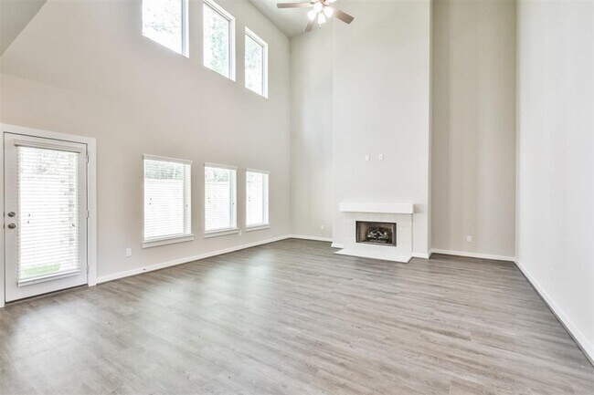 Foto del edificio - 103 N Silver Cres Cir