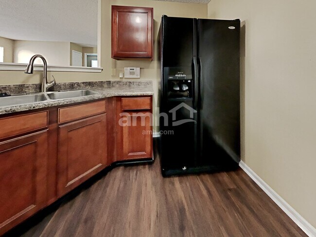 Foto del edificio - 14407 Banister Dr