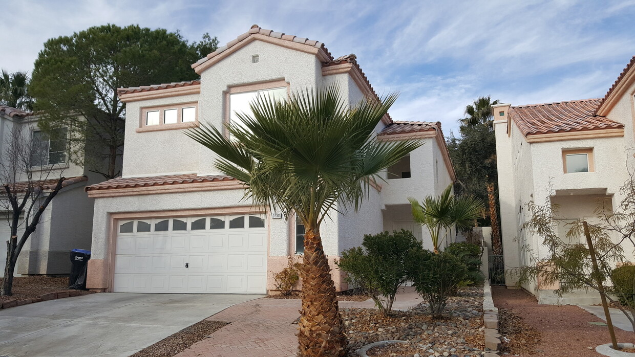 Foto principal - SUMMERLIN HOME WITH 5 BEDROOMS (INCLUDE SO...