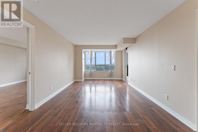 Photo du bâtiment - 700-2700 Humberwood Blvd