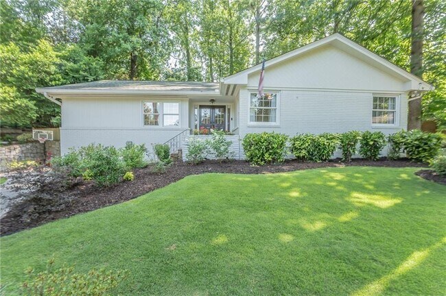 Foto del edificio - 1210 Lenox Cir NE