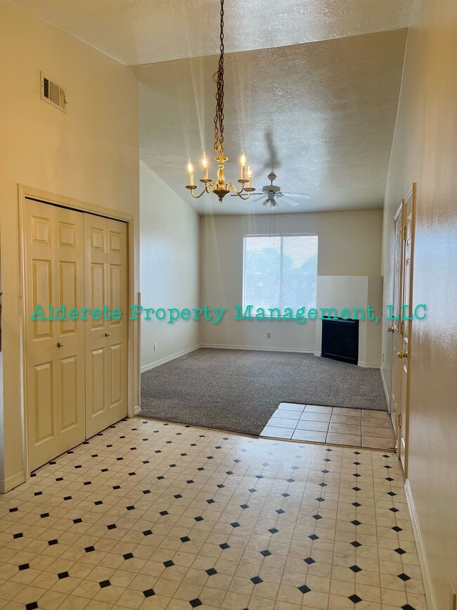 Building Photo - 4257 Sabana Loop SE
