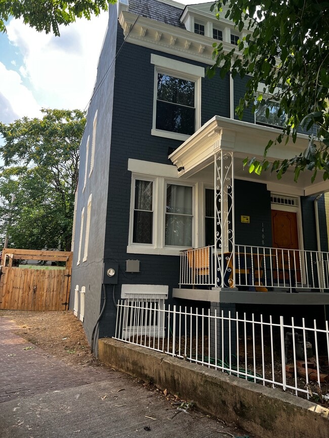 Building Photo - 1408 Perry Pl NW