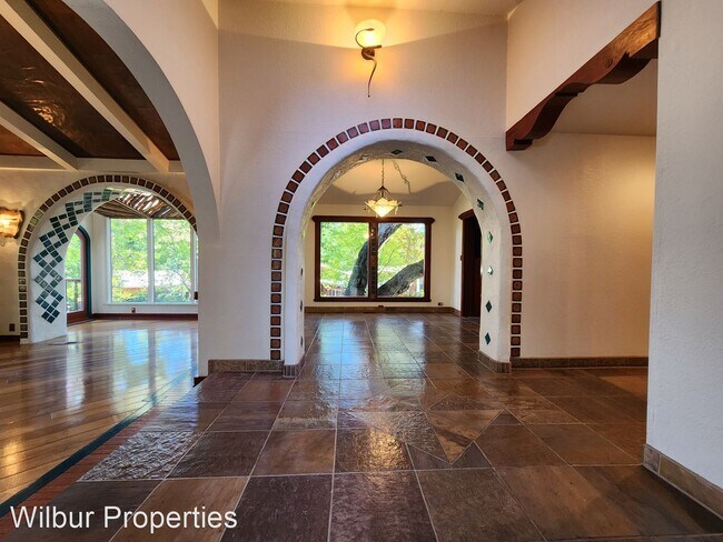 Building Photo - 3 br, 2.5 bath House - 3 Stowe Court