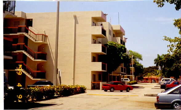 Building Photo - Futura Manor Apartments