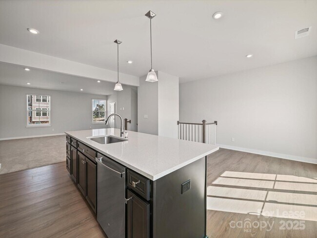Building Photo - 9922 Oaklawn Blvd NW