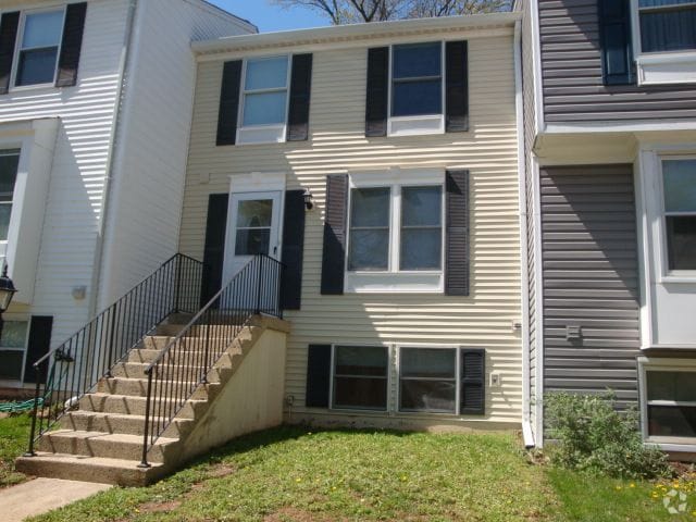 Building Photo - 8492 Kirby St