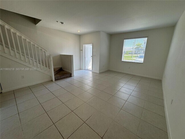 Foto del edificio - 16227 SW 292nd St