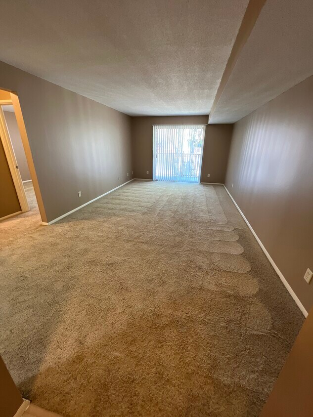 Foto principal - 7001 Van Dorn St