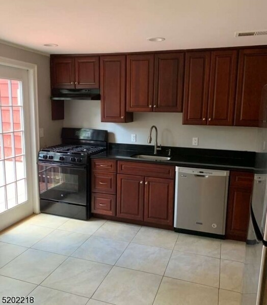 Foto del edificio - 18 Edgemere Rd