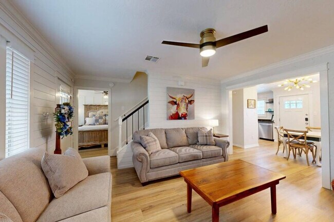 Building Photo - 512 Camp Ct
