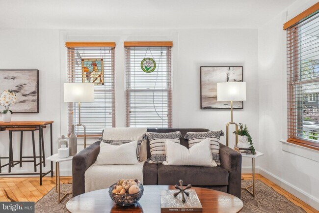 Foto del edificio - 3067 Clinton St NE