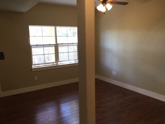 Foto del edificio - 914 N Garfield Ave