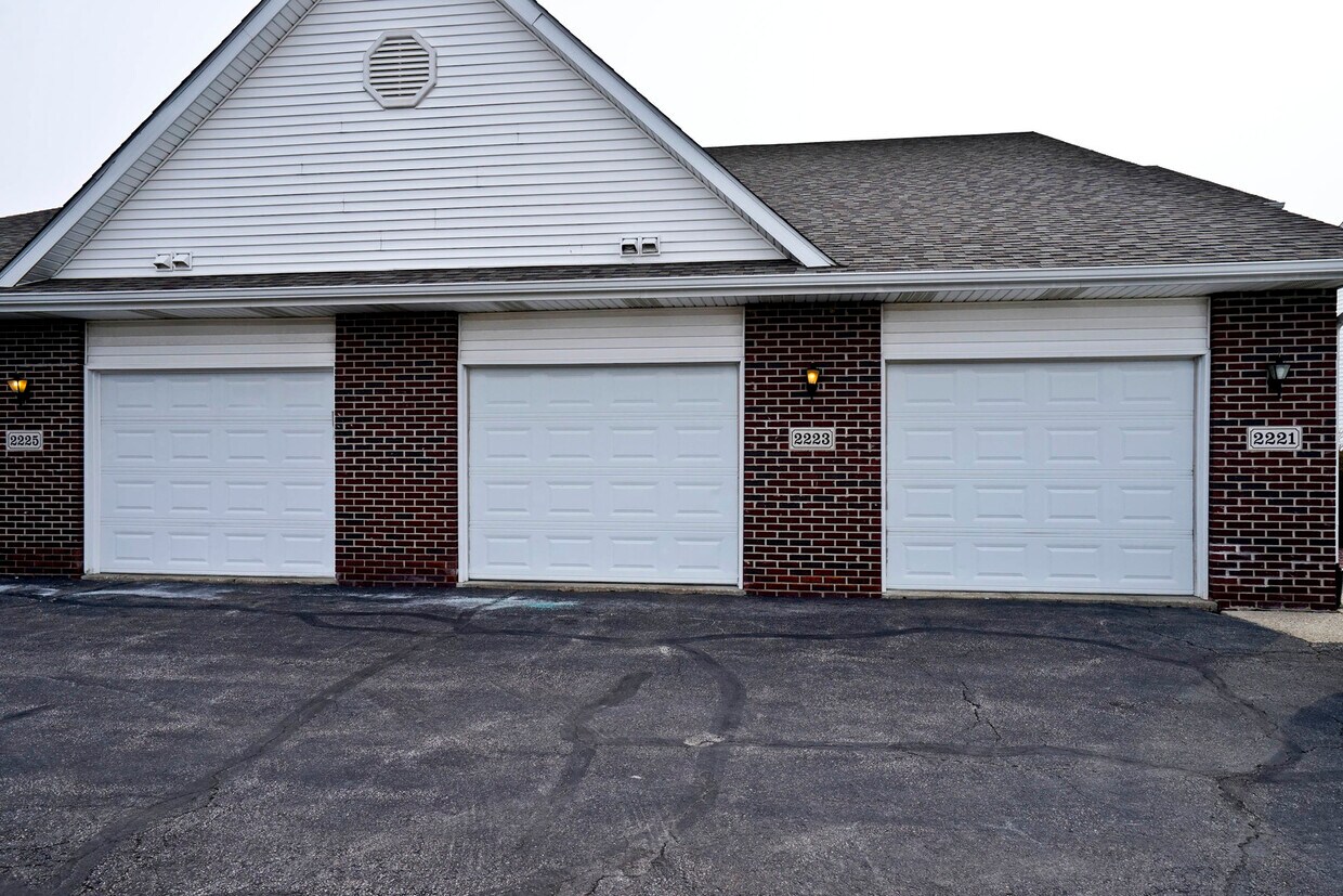 2221 Wittenham Pl Unit 2221, Rockford, IL 61107 Condo for Rent in