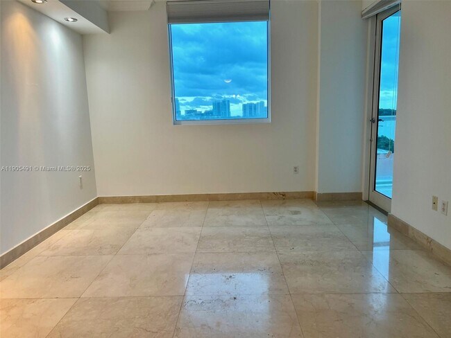 Foto del edificio - 1401 SW 22nd St