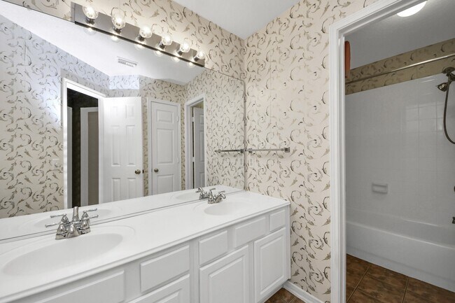 Foto del edificio - 7310 Whistle Ct