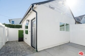 Building Photo - 12457 Hortense St