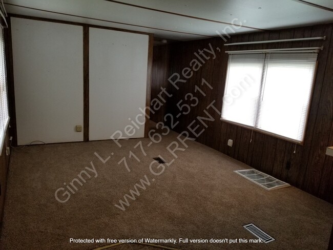 847 Centennial Rd - Living Room - 847 Centennial Rd