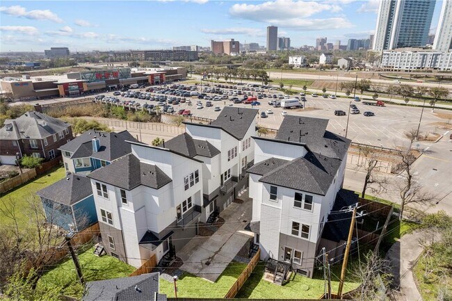 Foto del edificio - 2509 N MacGregor Way