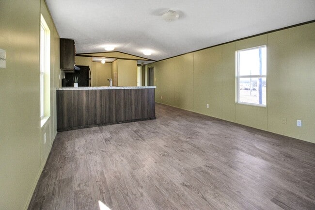 Building Photo - 1310 FM 487