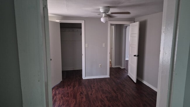 Building Photo - 802 Ida Ave