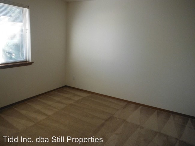 Building Photo - 1525 Maple St