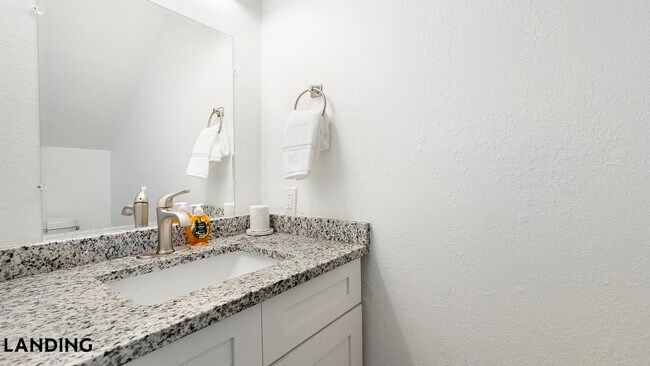 Foto del edificio - 1225 E Pleasant Run Rd