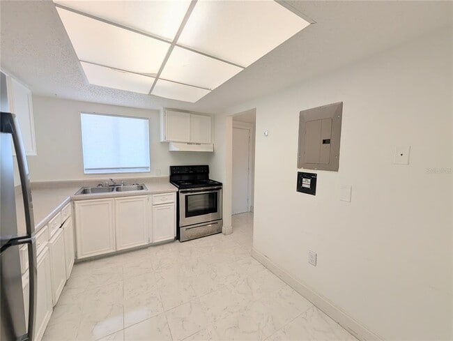 Foto del edificio - 4129 Lake Bayshore Dr