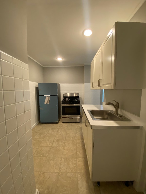 Building Photo - 131 E 46th St