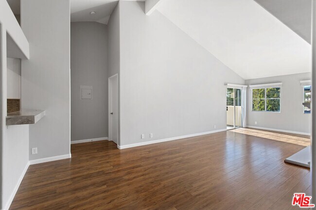 Building Photo - 5500 Torrance Blvd