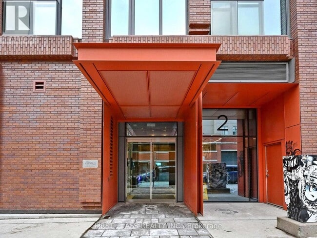 Photo du bâtiment - 2-402 Augusta Ave
